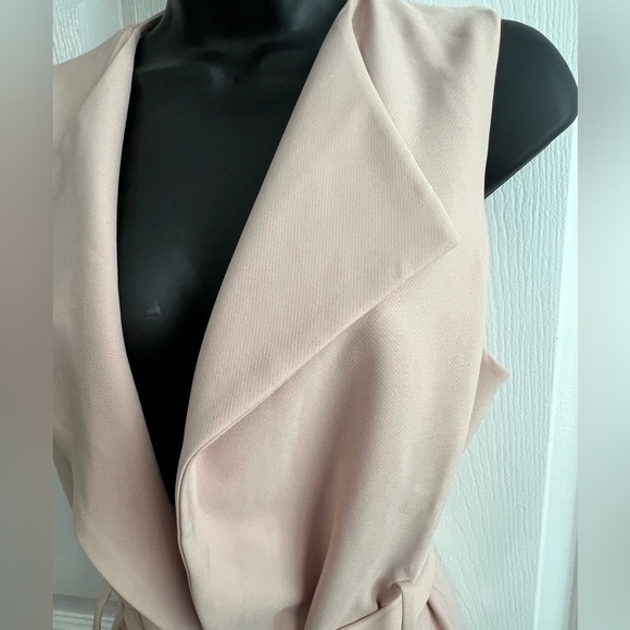 NWOT Zara Basics, Elegant Sleeveless Light Pink Vest - Picture 5 of 5
